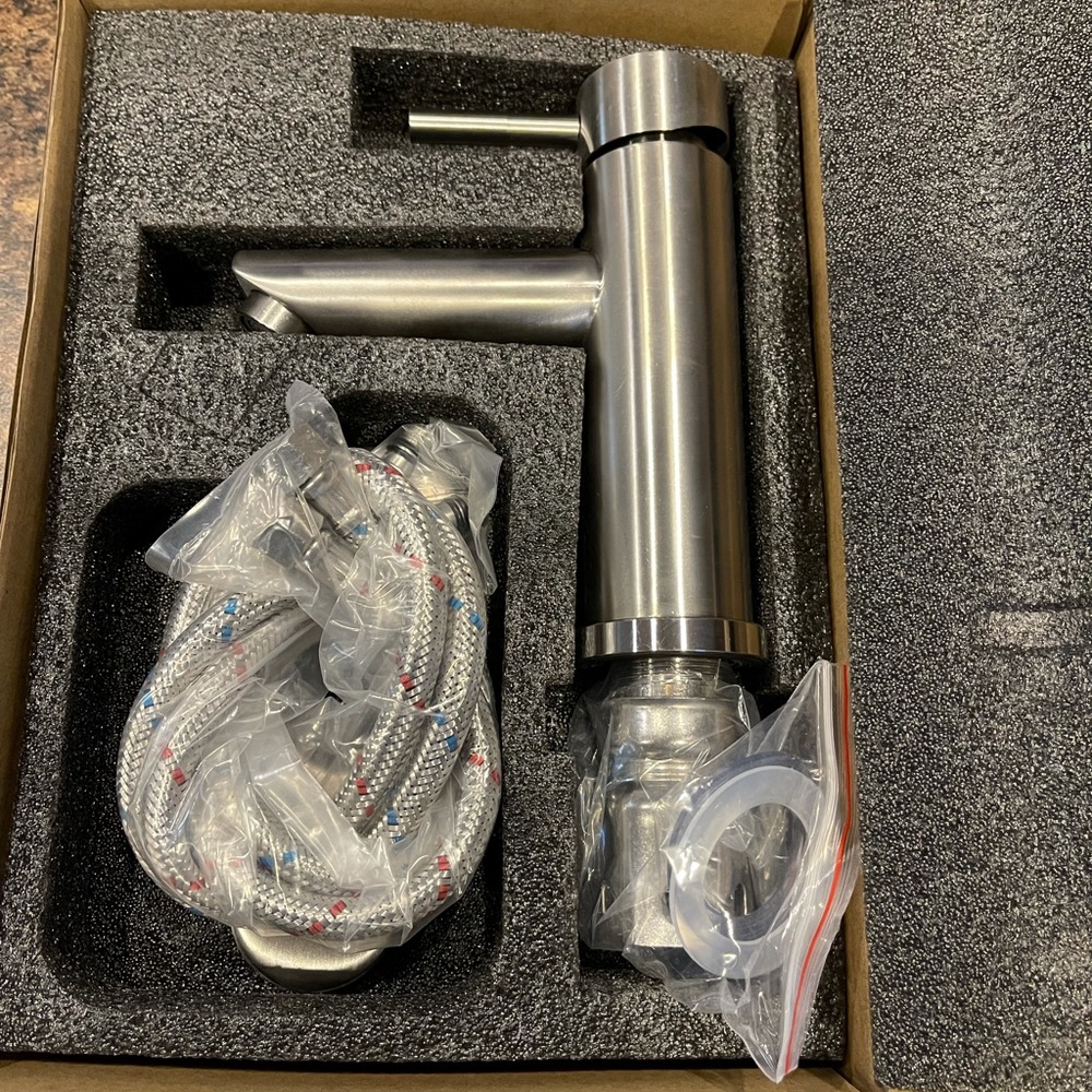 Bathroom faucet new
